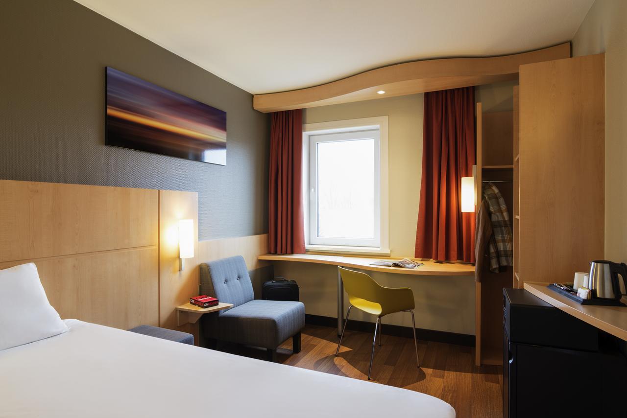 Ibis Rotterdam Vlaardingen Hotel Екстериор снимка